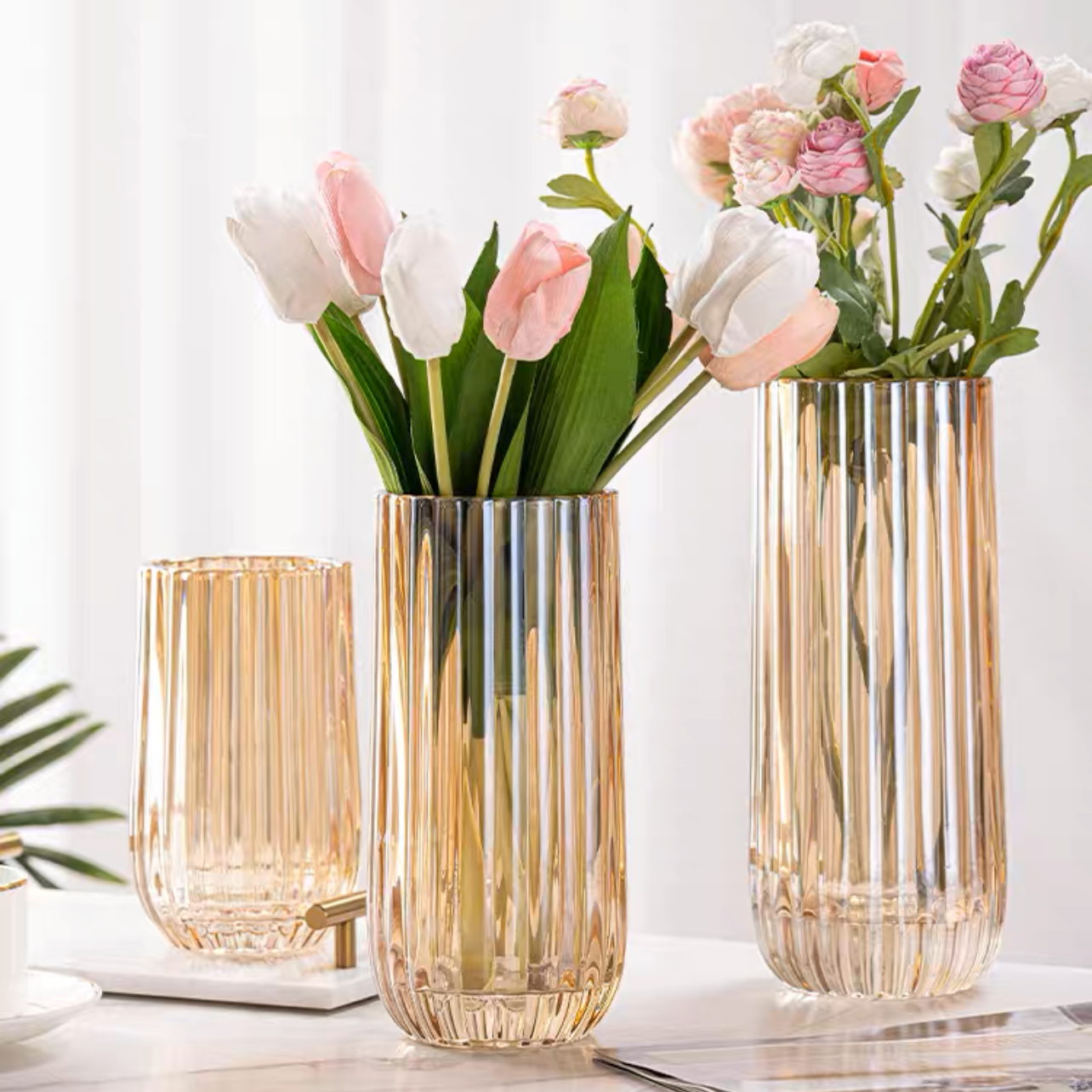 高级琥珀色轻奢竖纹玻璃花瓶