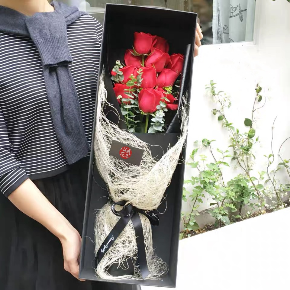 你是朝阳/11朵红玫瑰花配礼盒盛放/鲜花花礼推荐送朋友送恋人等