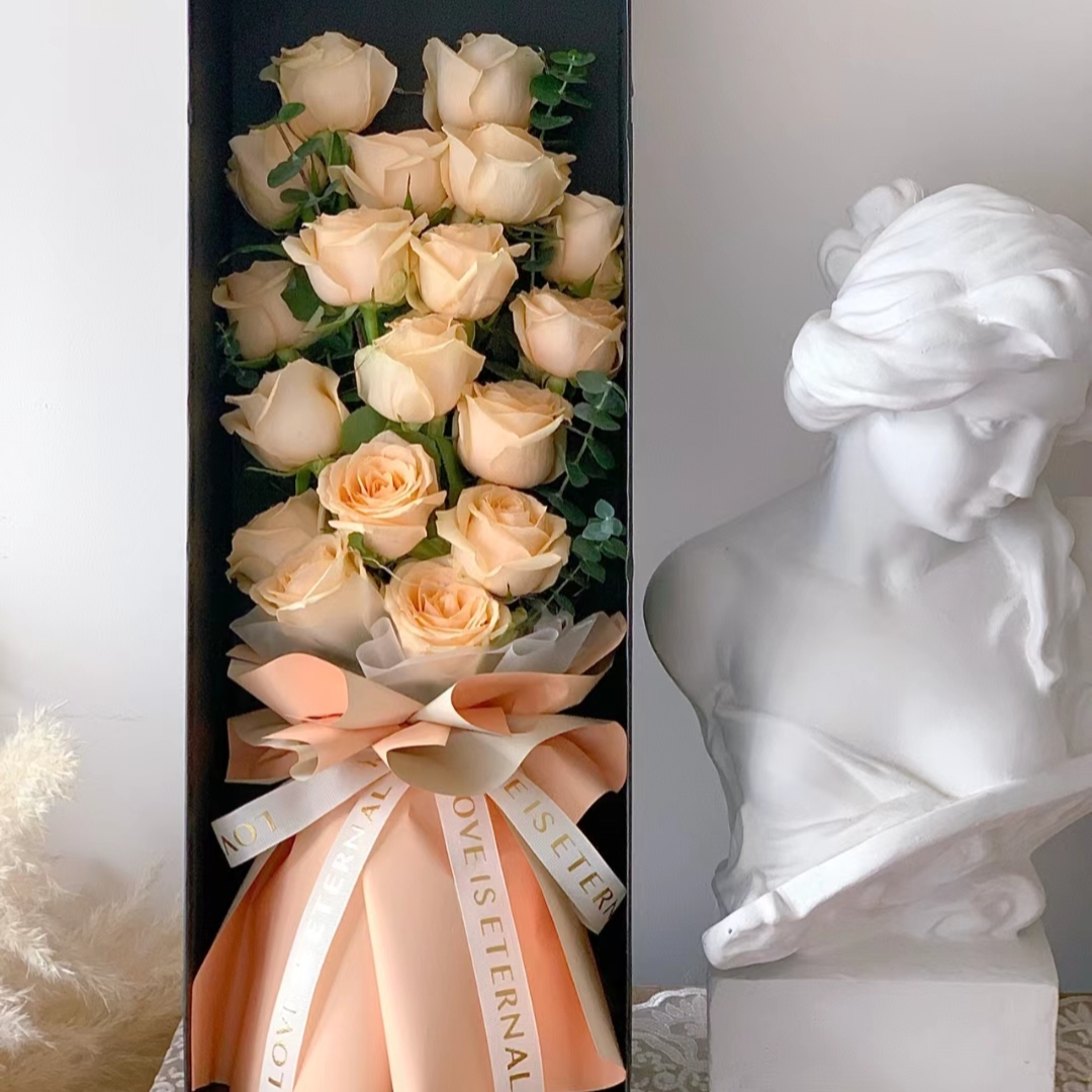爱的宣言/19朵香槟玫瑰花精美