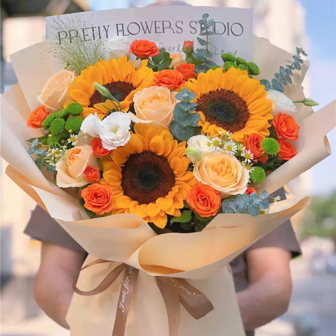 芒夏/3朵向日葵+6朵香槟玫瑰