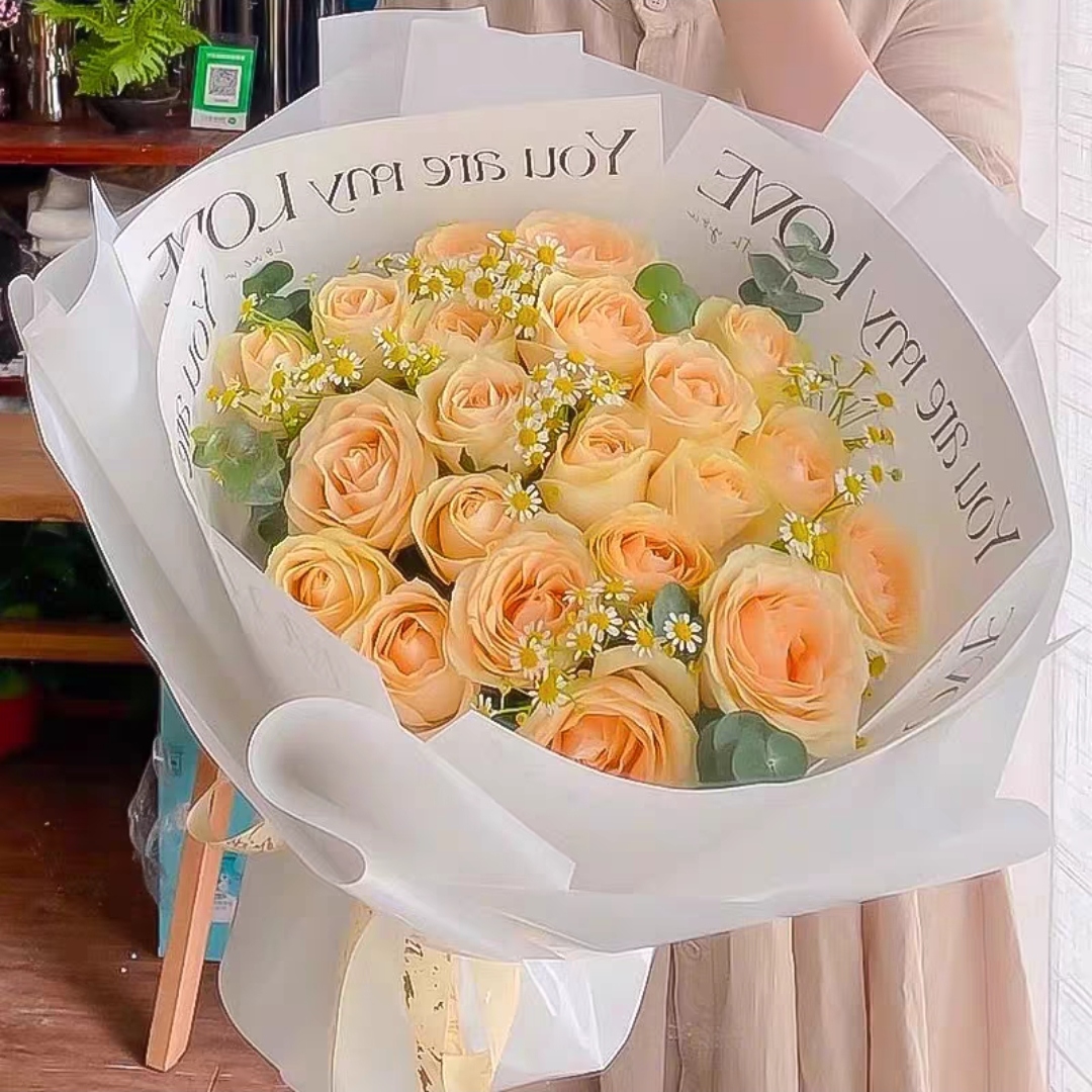 璀璨/33朵香槟玫瑰花配洋甘菊