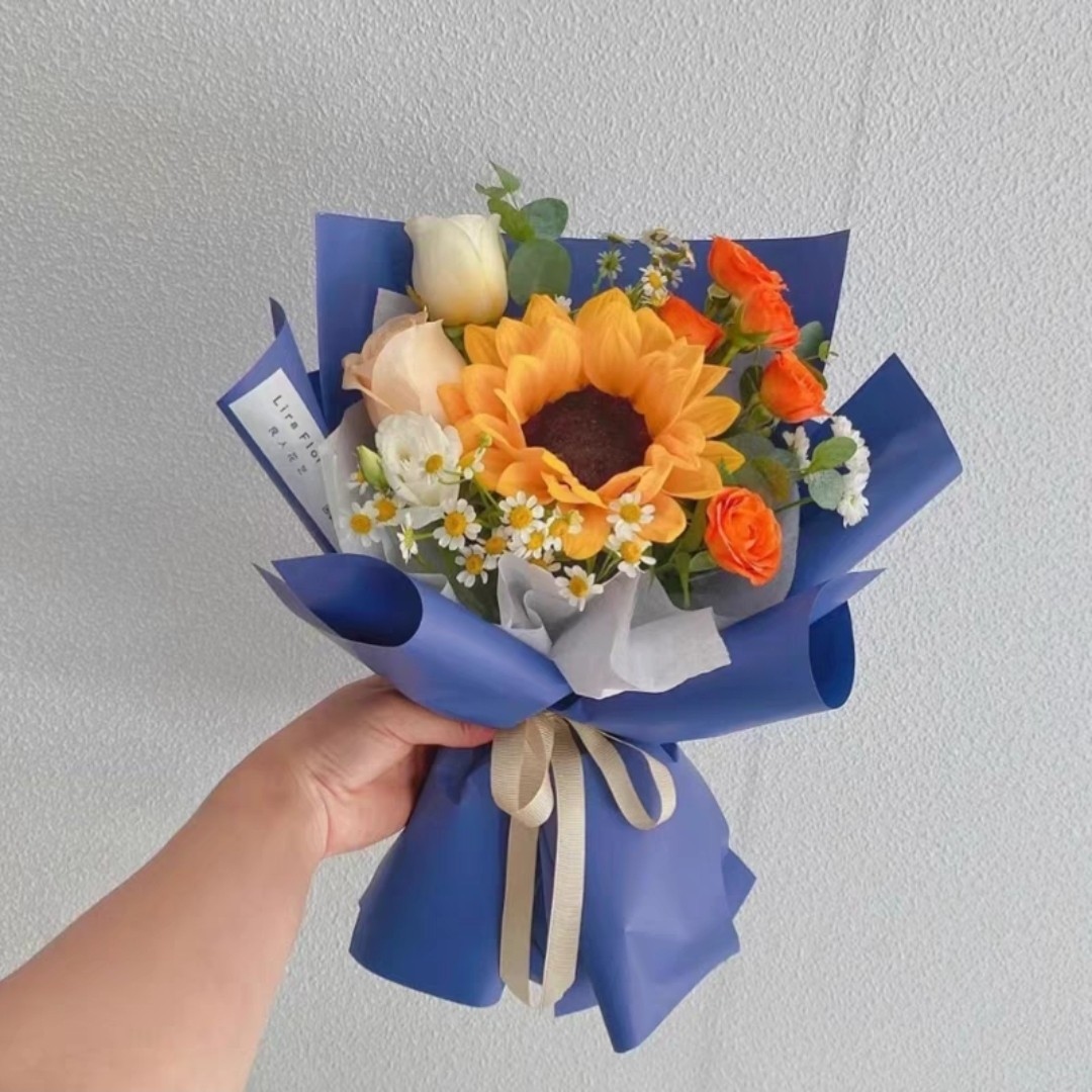 夏日小凉风/1朵向日葵2朵香槟