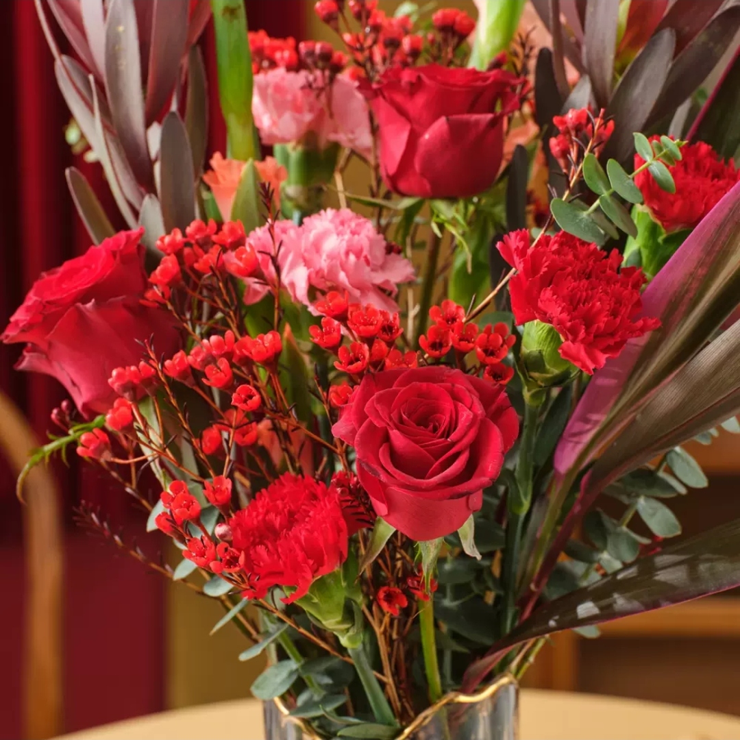 锦上添花/红玫瑰3枝+剑兰2枝