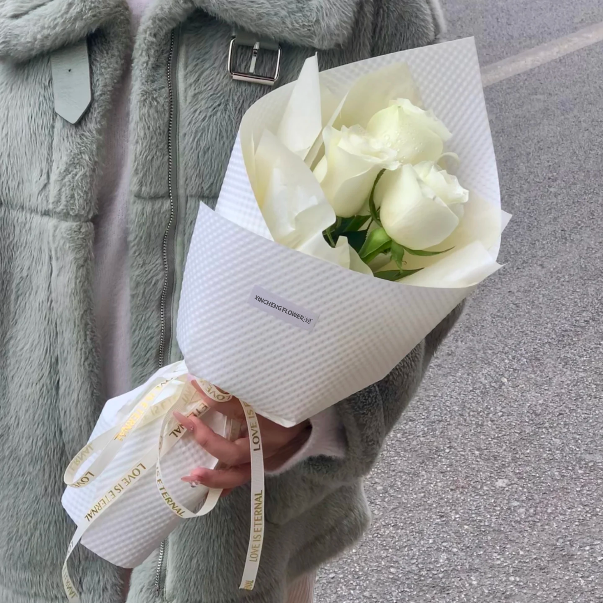 女神驾到/3朵白玫瑰精美花束包