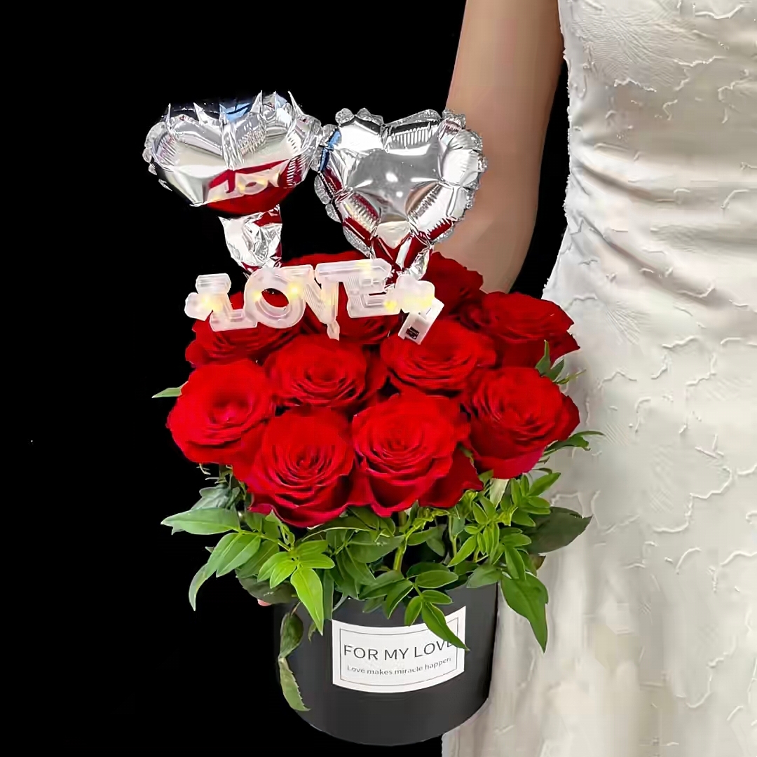 爱与浪漫/11朵红玫瑰配爱心气