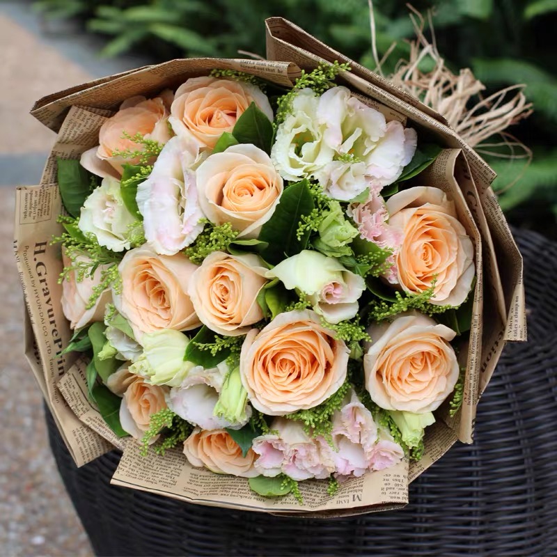 爱如花——11朵香槟玫瑰花精美花束