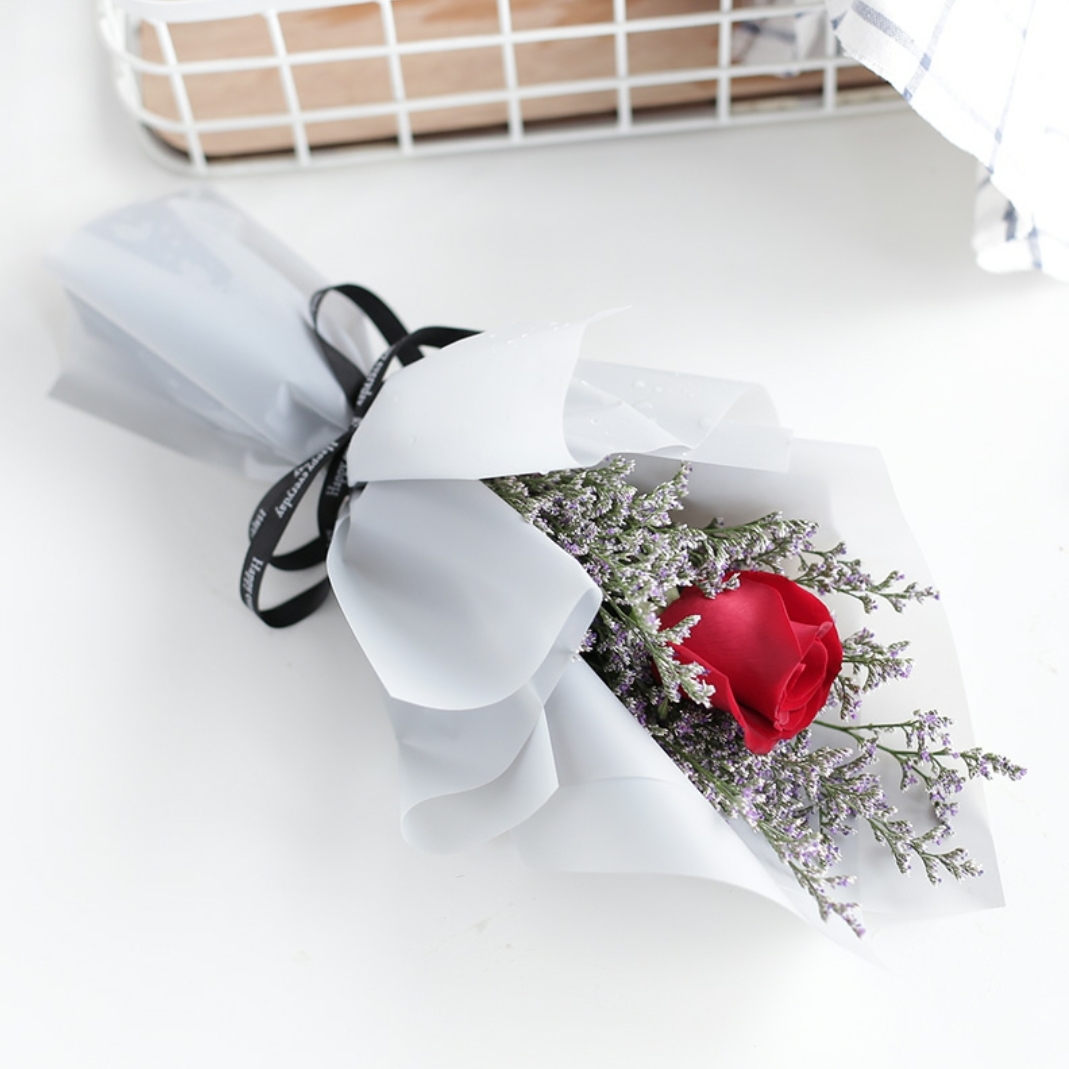 恰似你的温柔-1朵红玫瑰花搭配情人草精美包装