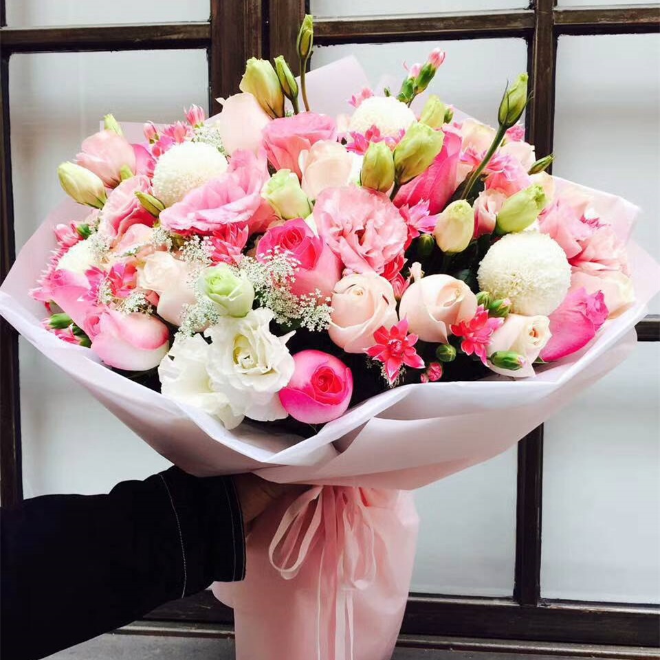 不变的承诺——精品白玫瑰花洋桔梗花束【精选】