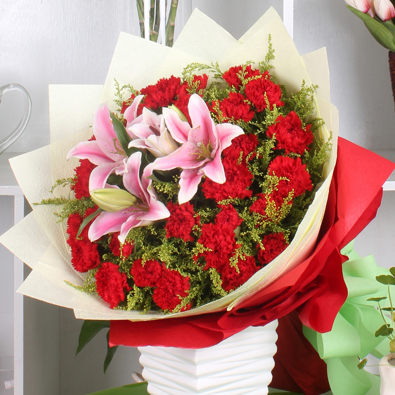 听妈妈的话-19朵红色康乃馨+6朵百合花精美包装