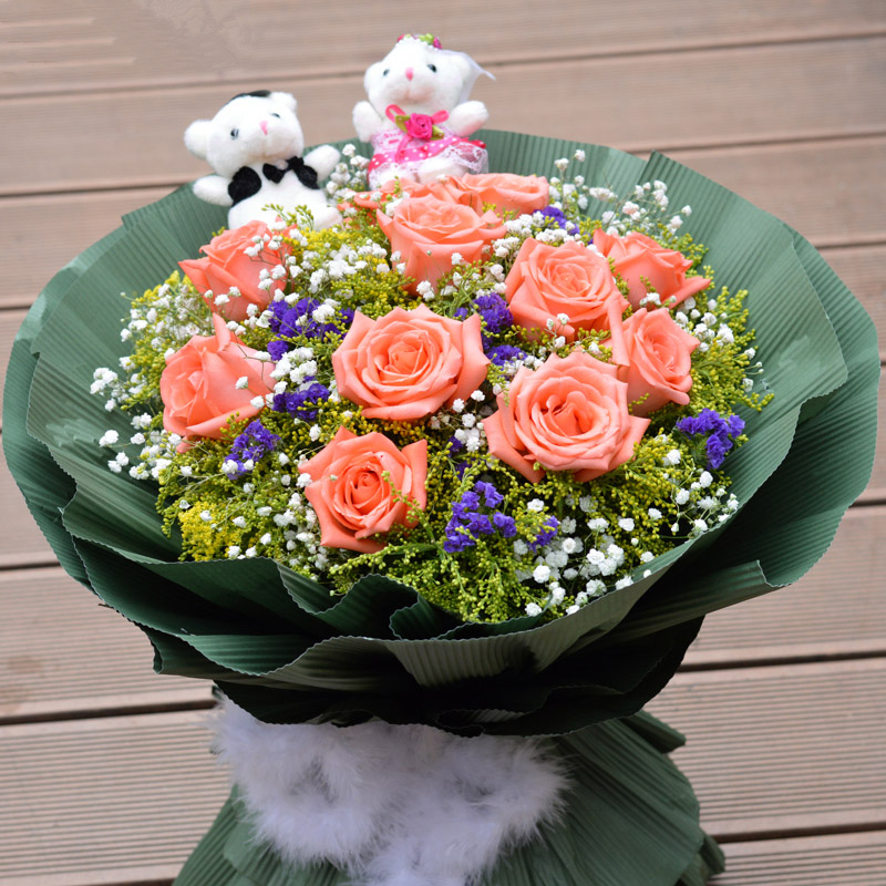 浪漫爱情——11朵粉玫瑰花+2个小熊绿色瓦楞纸包装