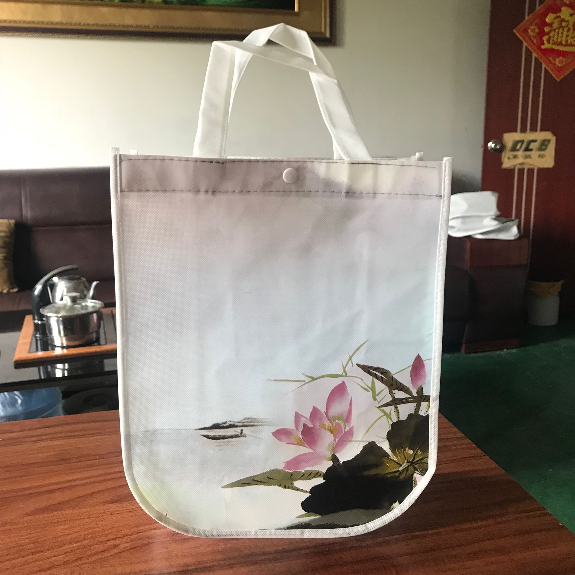 广州覆膜袋厂定做镭射腹膜无纺布彩印手提广告袋定制淋膜礼品袋49