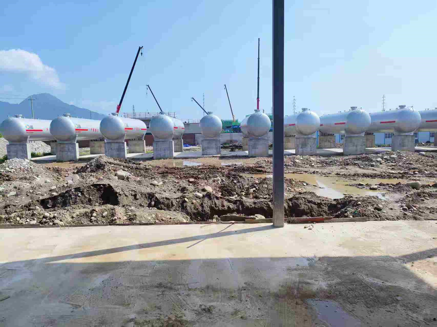 <div style="text-align:center;">
	地上罐
</div>