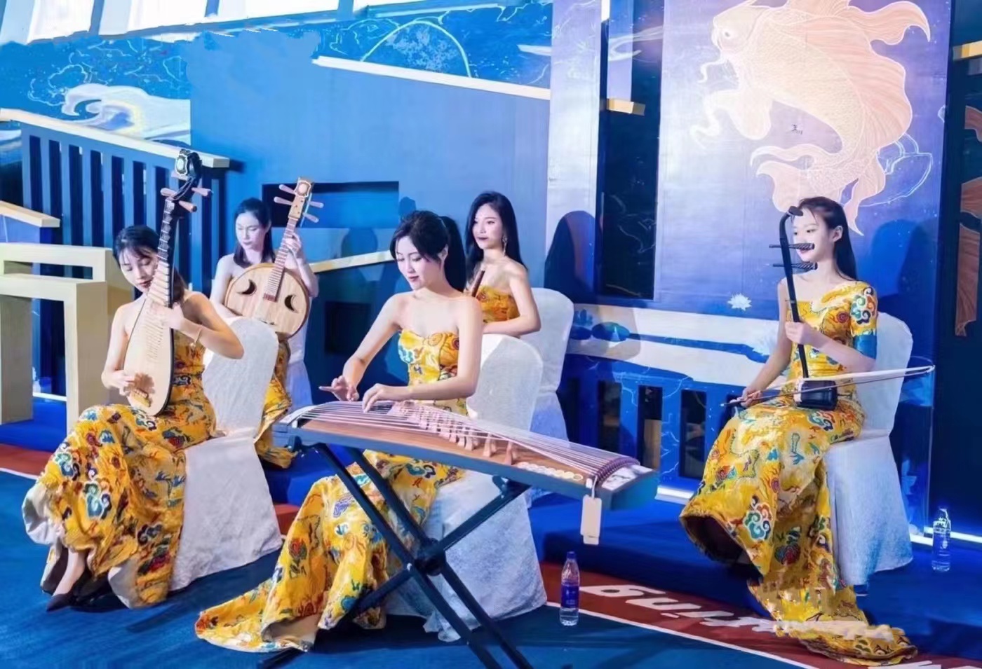 女子民乐