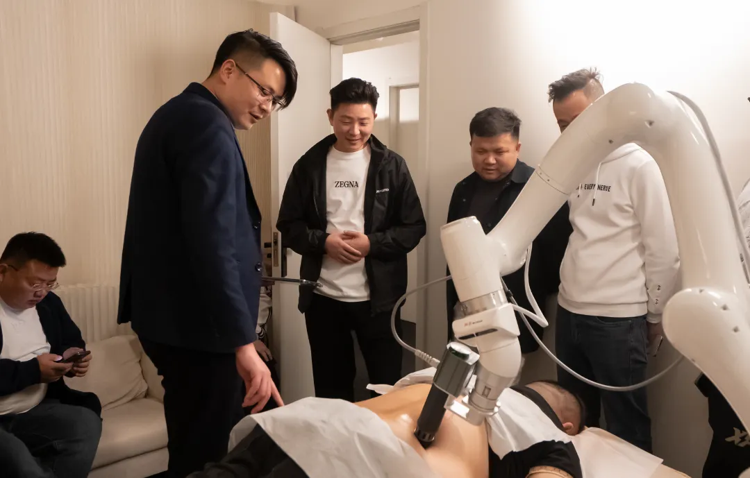 创新科技·智疗未来——舍艺国际集团&网易机器人研究成果研学活动