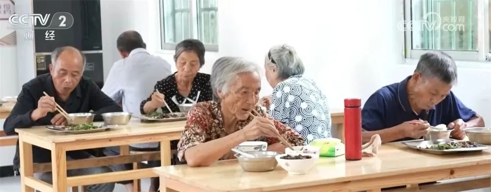 “数”说上半年银发经济发展态势良好 银发群体消费潜力持续释放