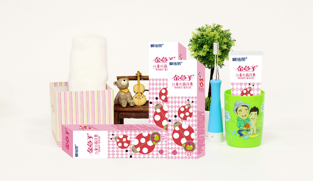 金龟子儿童水晶牙膏