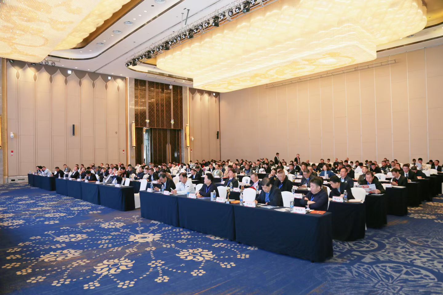 共话铝模行业转型新路径