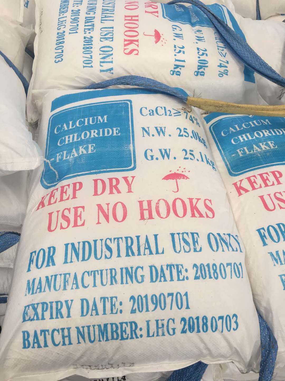 CALCIUM CHLORIDE（74%）