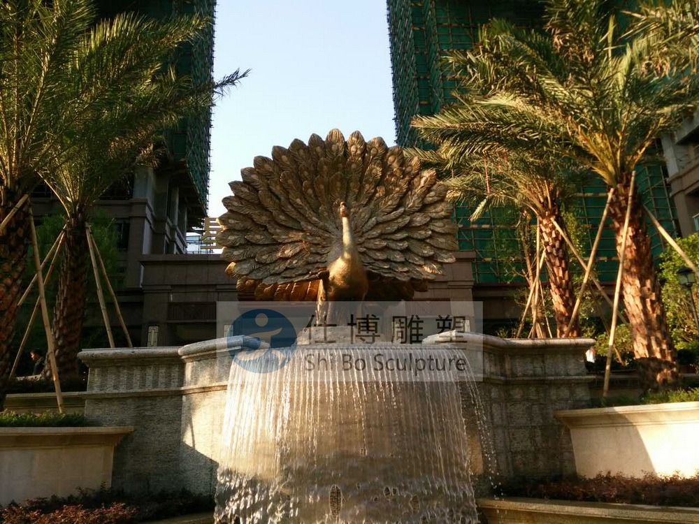 孔雀雕塑品