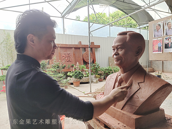 铜肖像
