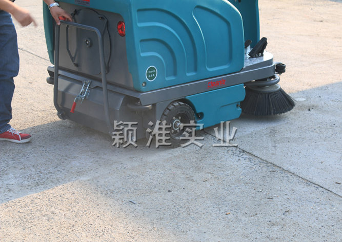YSD1400