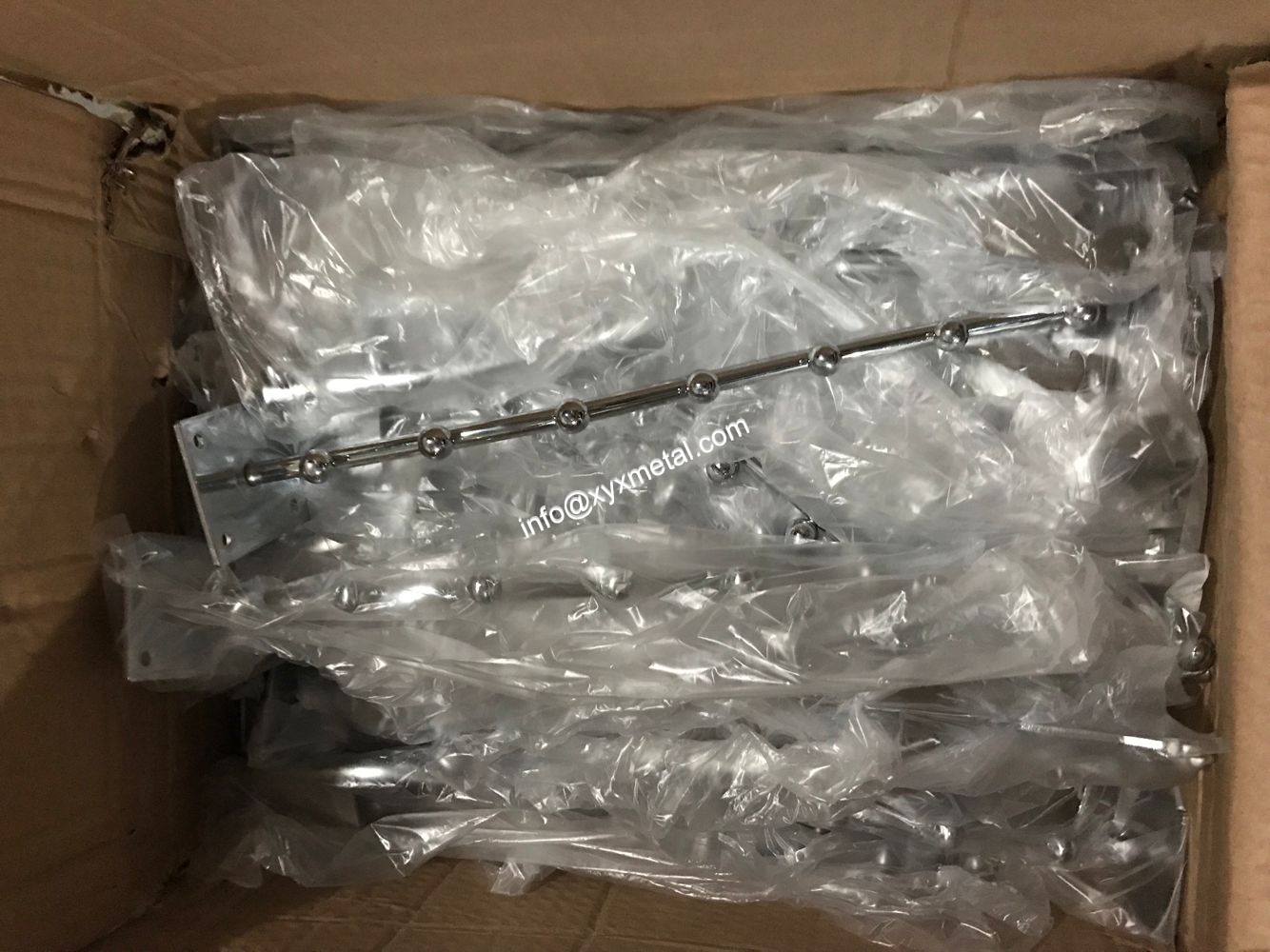 packing of 7 beads hanger