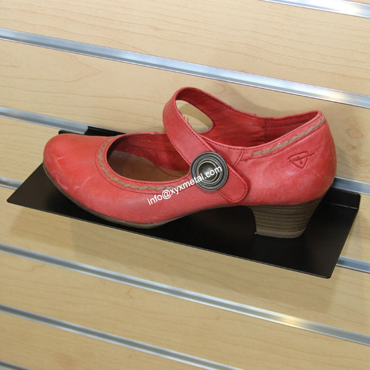 Slatwall metal shelf for shoe