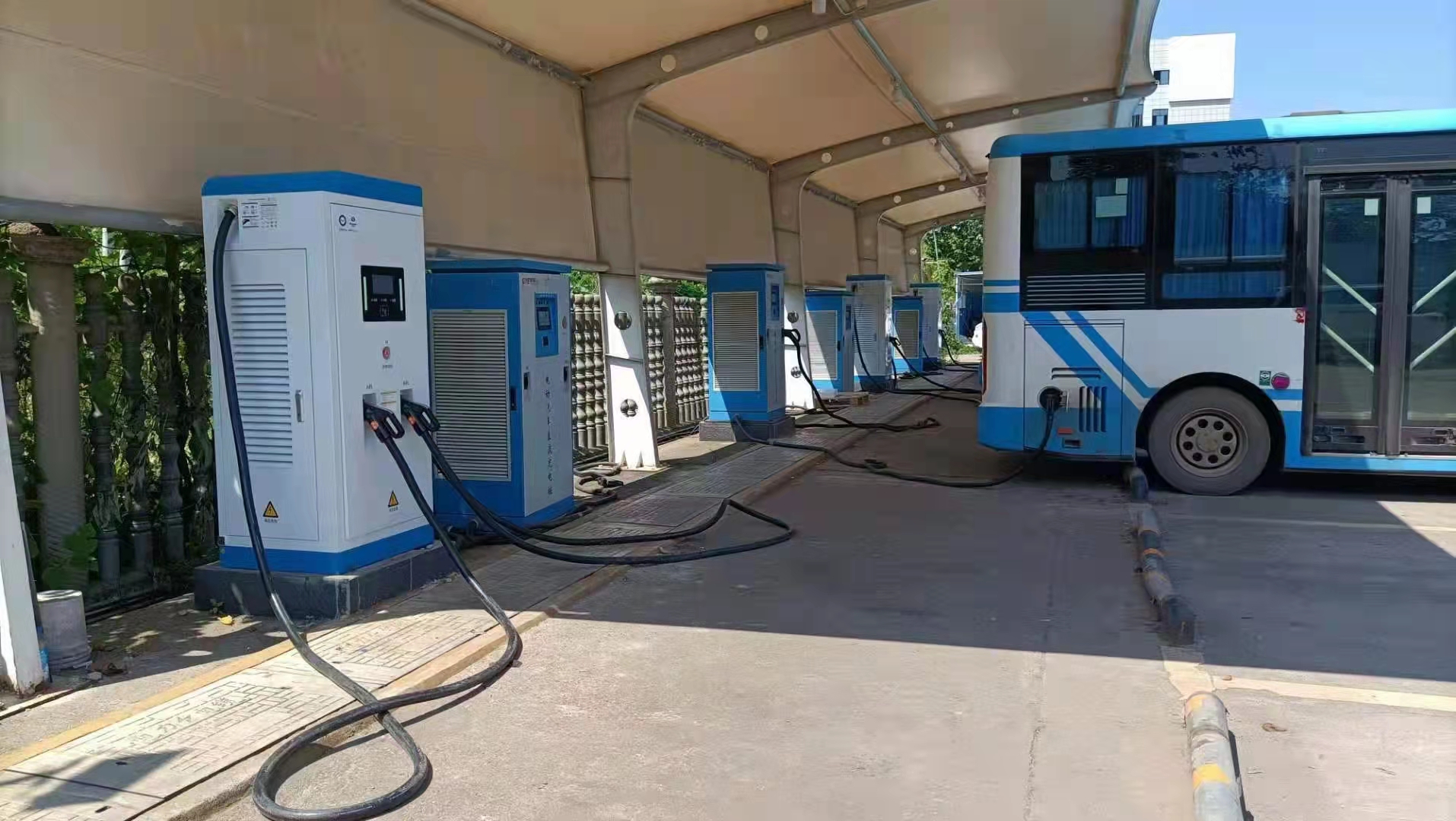 Public utility charging station