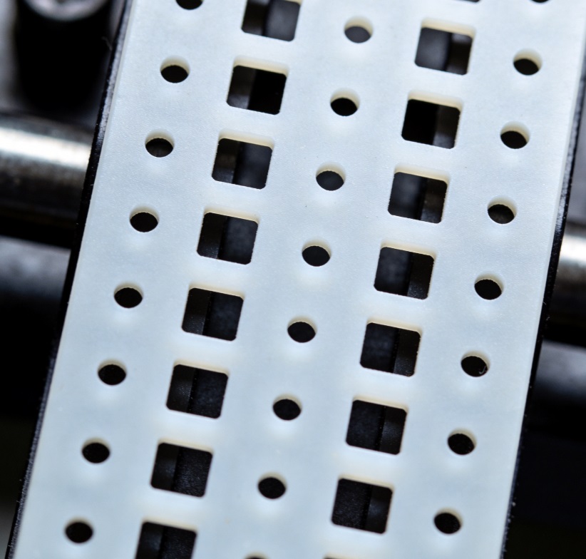 机械传动硅胶包钢片滚针排——精密传动的革新解决方案