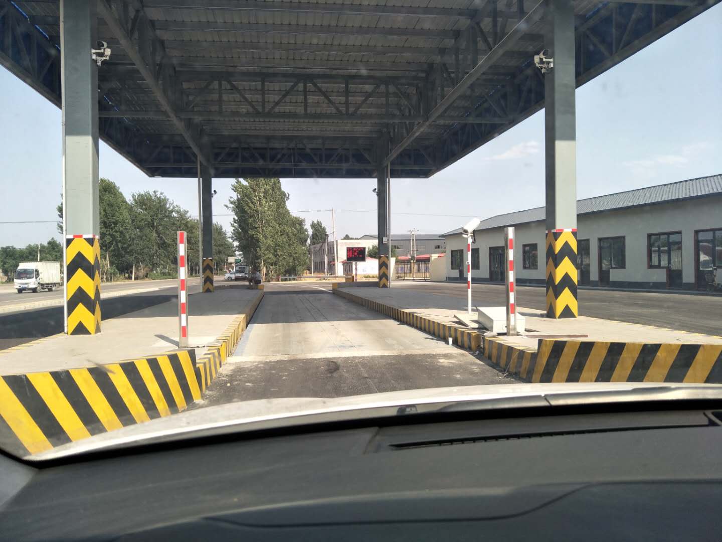 安国联合治超站