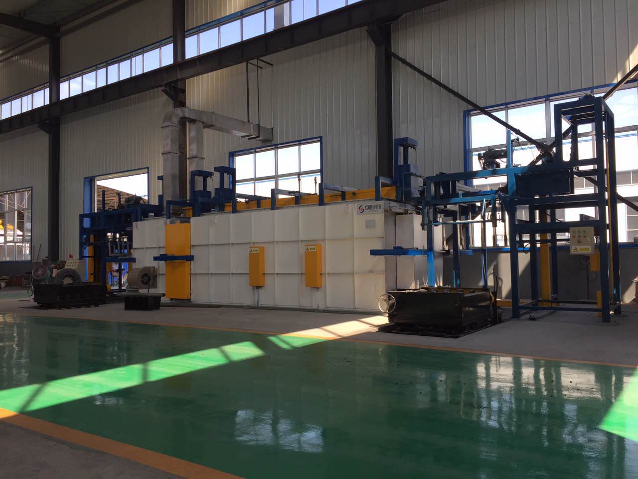 悬挂式正火炉自动生产线