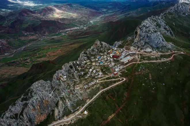 昌都市卡若区日通乡G317线至果吉村公路