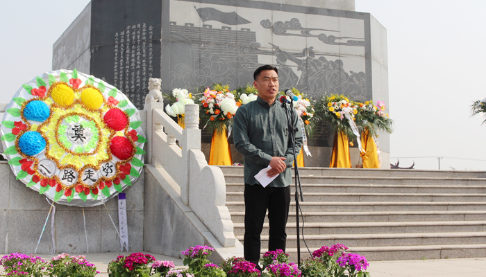 亲近自然  缅怀先烈