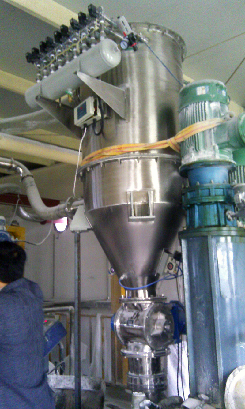 負(fù)壓輸送在反應(yīng)釜自動(dòng)進(jìn)料上面的應(yīng)用