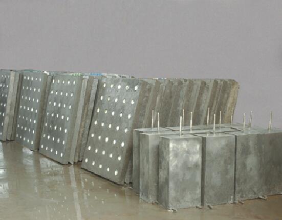 钢模具：平板模立模