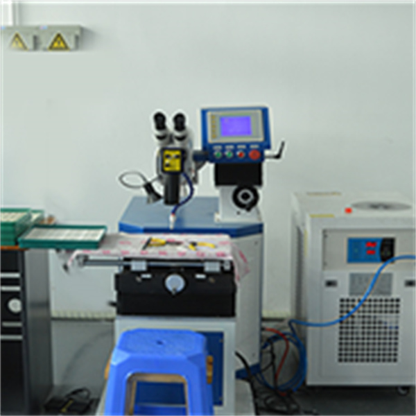 激光焊接机