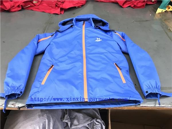 2020 New Style Fashionable Warm Winter Men Sport Padding Jacket Colorfur (J585)