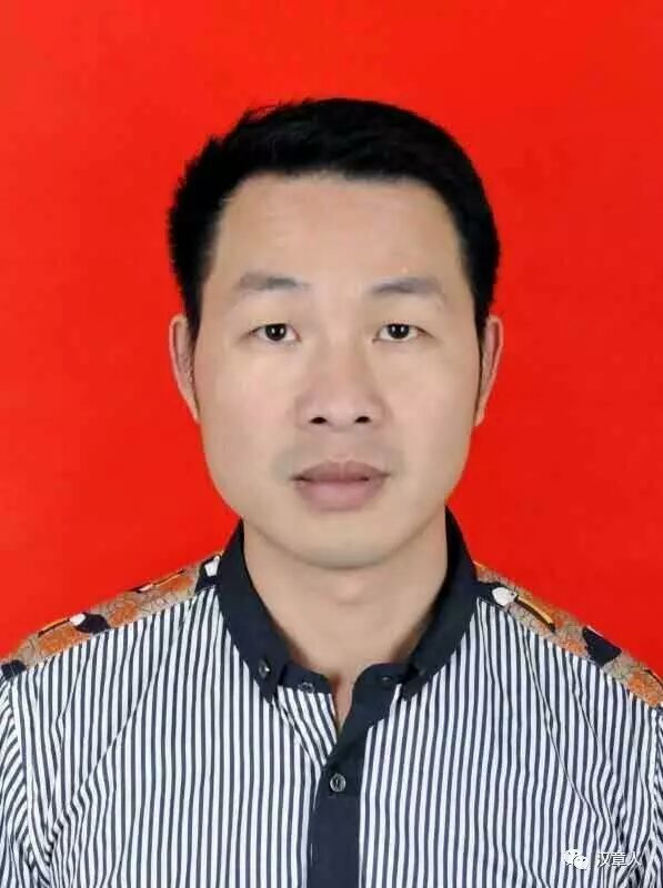 <p align="center">
	陈宝贵
</p>