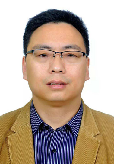 孙  琦