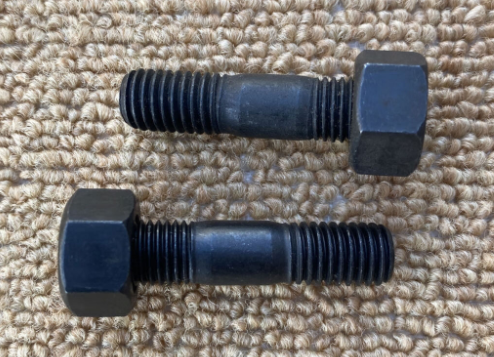 半轴螺丝老松怎么回事