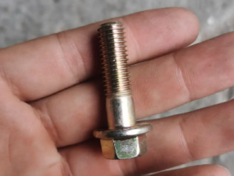 半轴螺丝松动会有什么症状