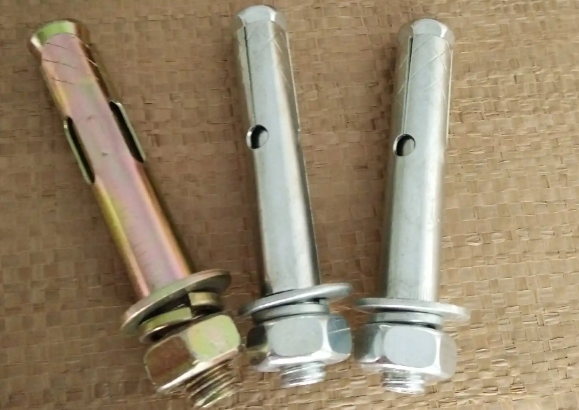 膨胀螺丝孔可以二次使用吗