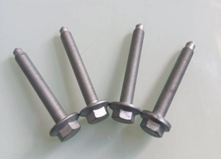 别克凯越元宝梁螺丝怎么拧