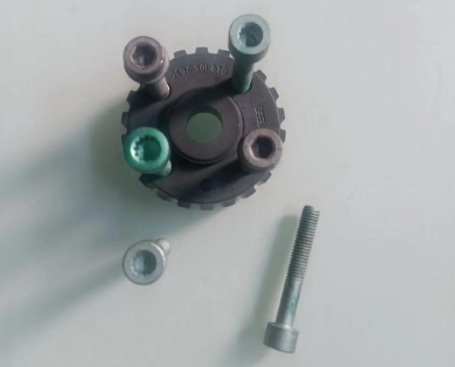 曲轴盘螺丝拆不动怎么办