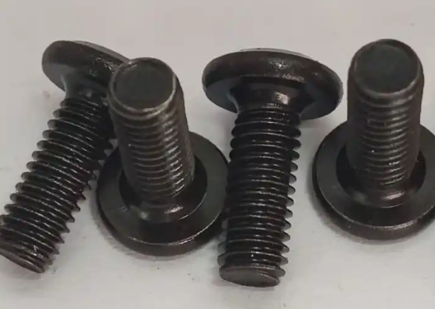 黑色螺丝表面是镀了什么