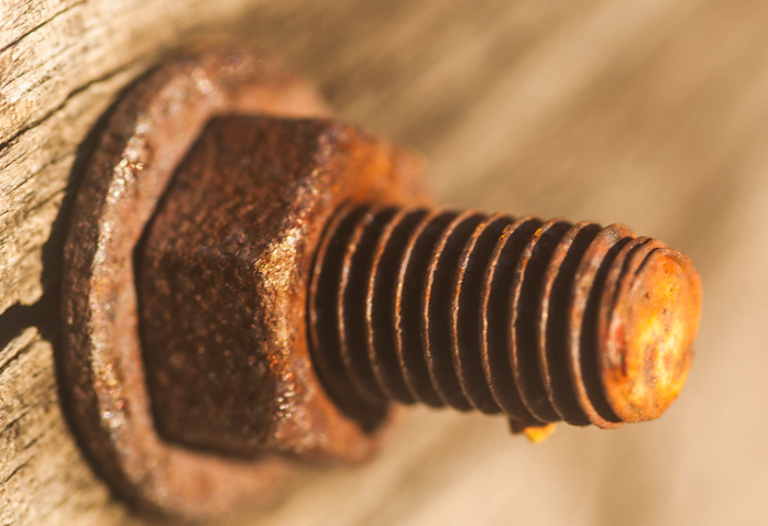 螺丝生锈了怎么除锈