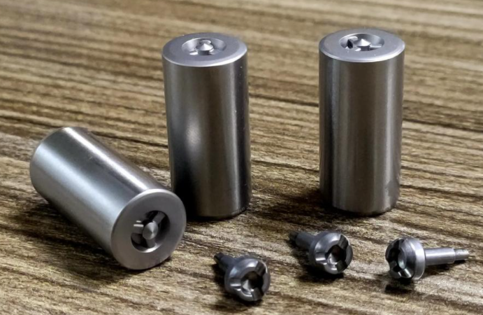 螺丝模具表面污渍的清理方法