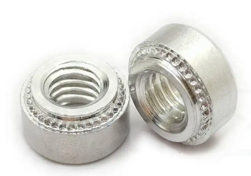 不锈钢压铆螺母对机器设备精度有哪些要求