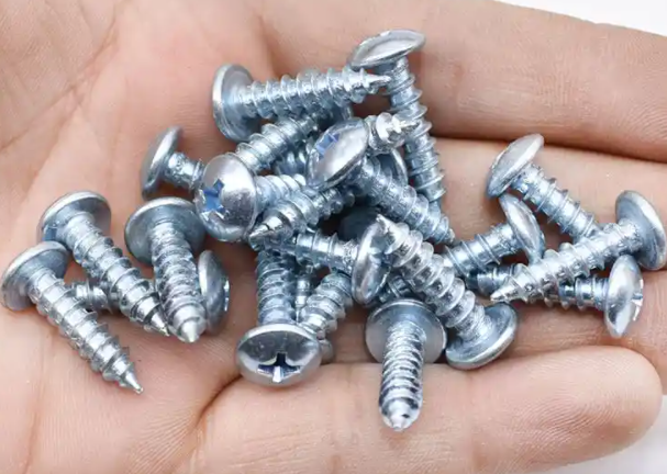 螺丝断在涨塞里面怎么办