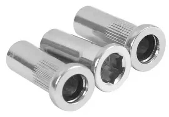 拉铆螺母平头和小沉头区别